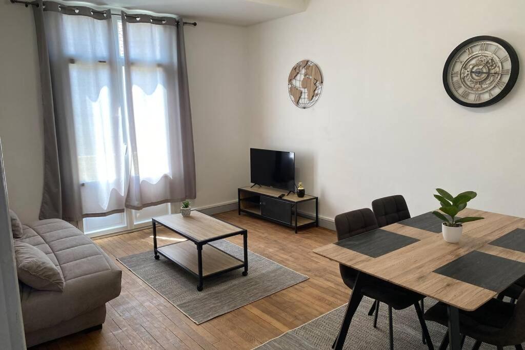 L'Appartement De Moliere N°3 Montluçon Екстериор снимка